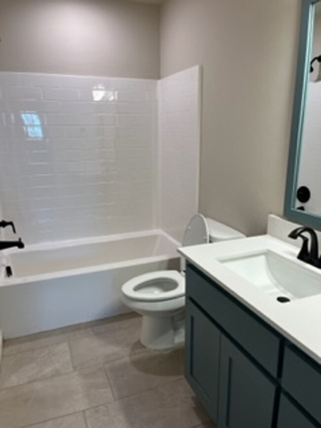 Building Photo - Beautiful New Home!