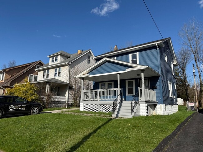 Building Photo - 4503 E 126th St