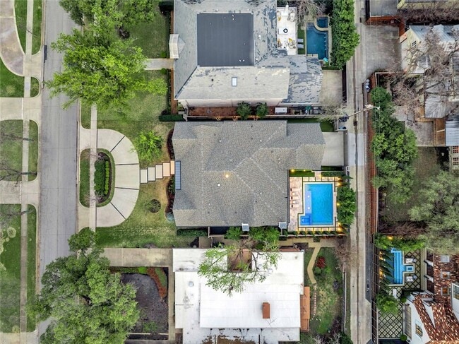 Building Photo - 3537 Villanova St