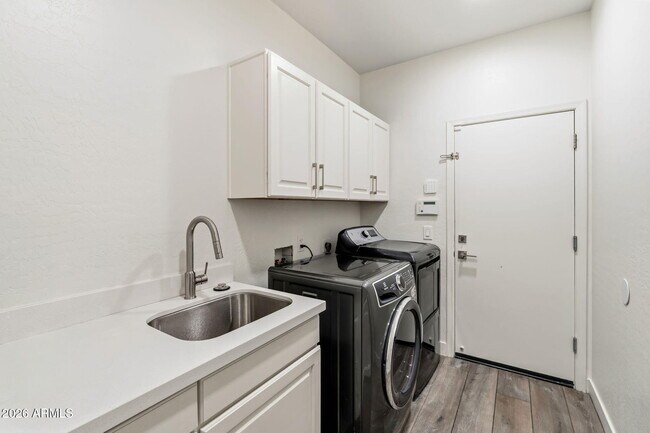 Building Photo - 10840 E Bahia Dr