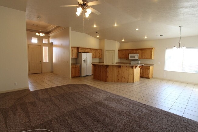 Building Photo - 4 Br, 3 Car Garage - Stone Gate at Seven H...
