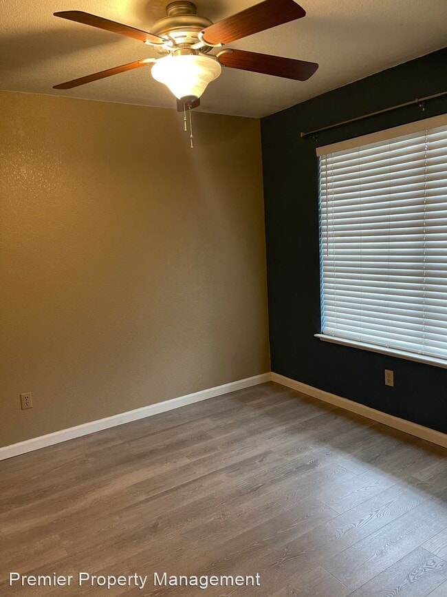 Building Photo - 3 br, 2 bath House - 1300 Buttercup Ct.