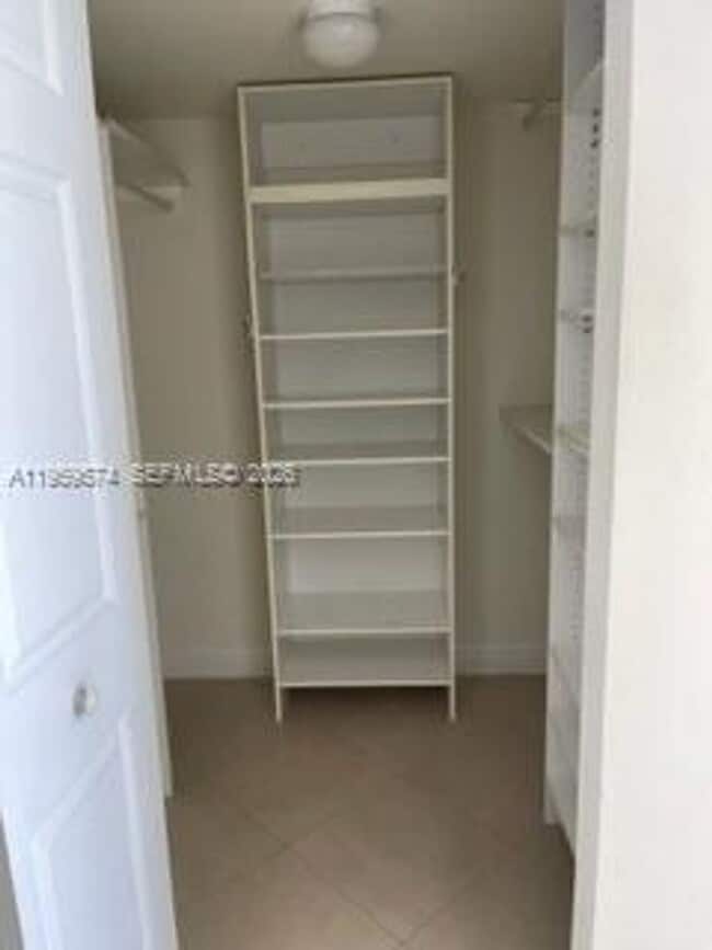 Building Photo - 3000 Coral Wy