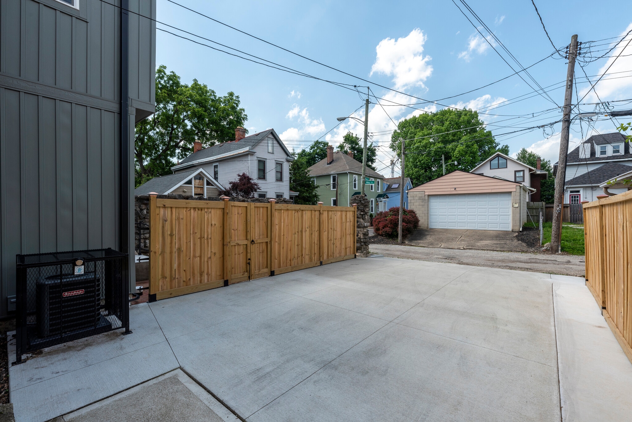 Building Photo - 450 Elsmere St