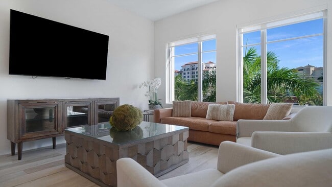 Building Photo - 155 E Boca Raton Rd