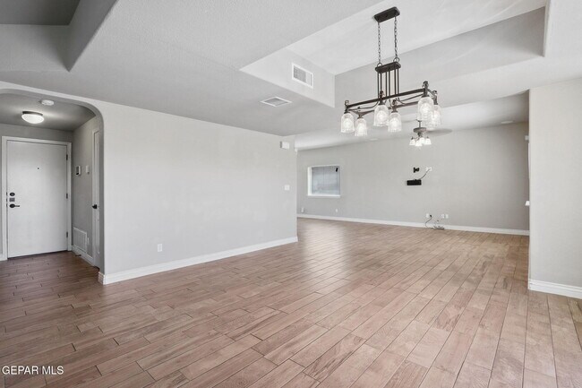 Building Photo - 14508 Shady River