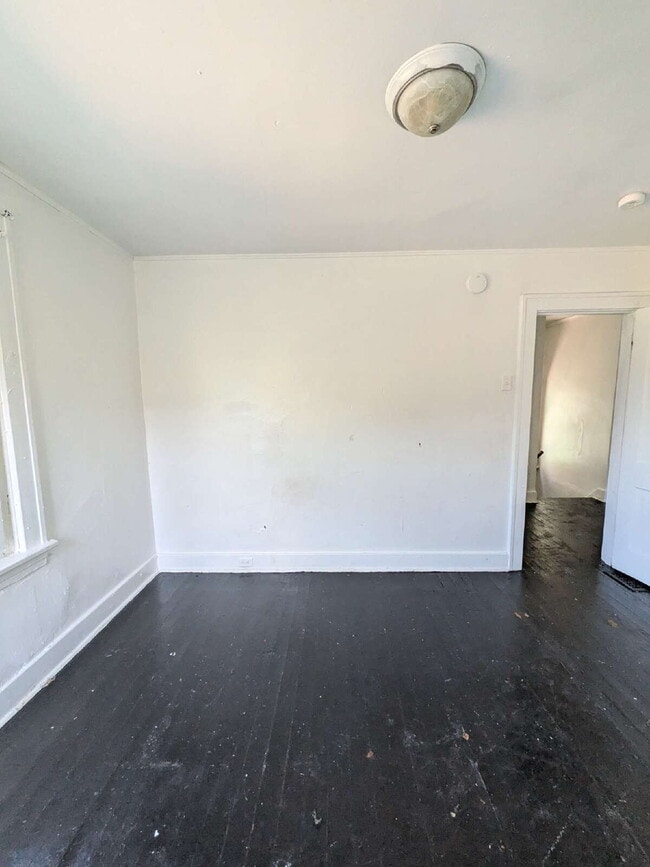 Building Photo - Section 8 approved 3 bed 1 bath home in McKeesport!