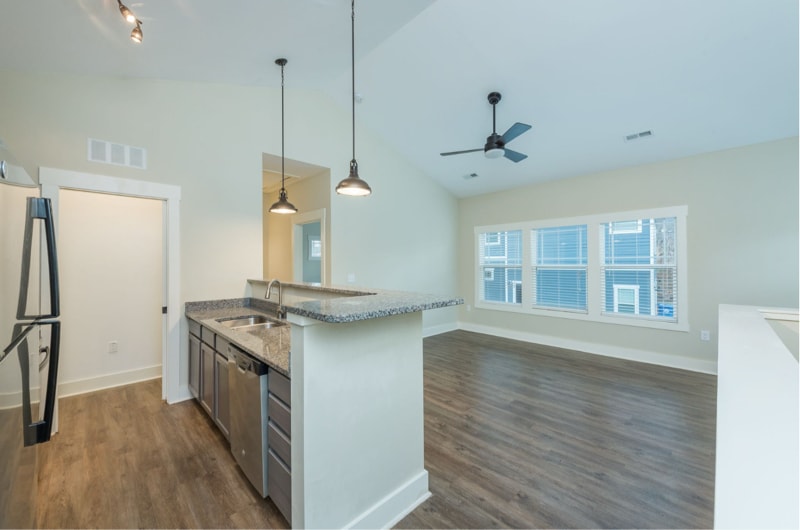 Building Photo - 32 Plant Pl