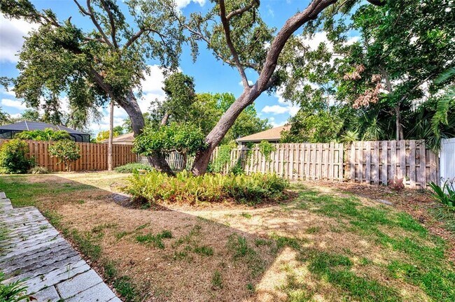 Building Photo - 4350 Iola Dr