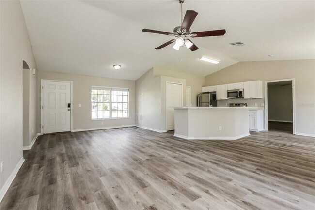 Building Photo - 5125 Beecher St