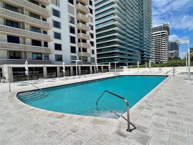 Building Photo - 10185 Collins Ave