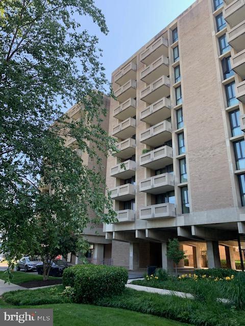 Building Photo - 300 M St SW