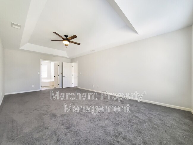 Building Photo - 15 Silverthorn Ct