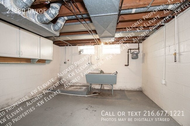 Building Photo - 23880 Devoe Ave