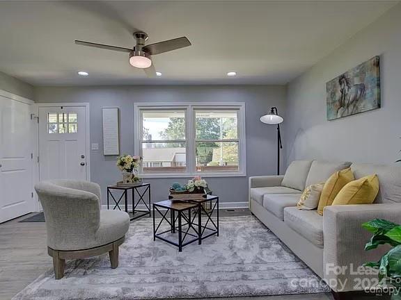 Building Photo - 1208 Fontana Ave