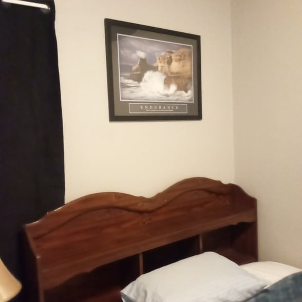 Building Photo - 1031 College St N