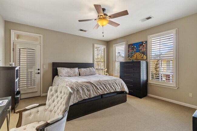 Building Photo - 948 River Breeze Dr