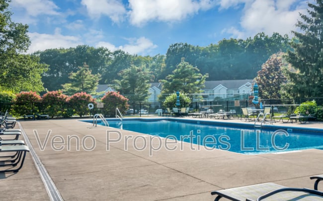 Building Photo - 5213 Forest Point Dr S