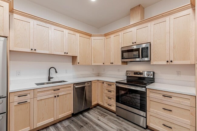 Building Photo - 1353 Perry Ct.