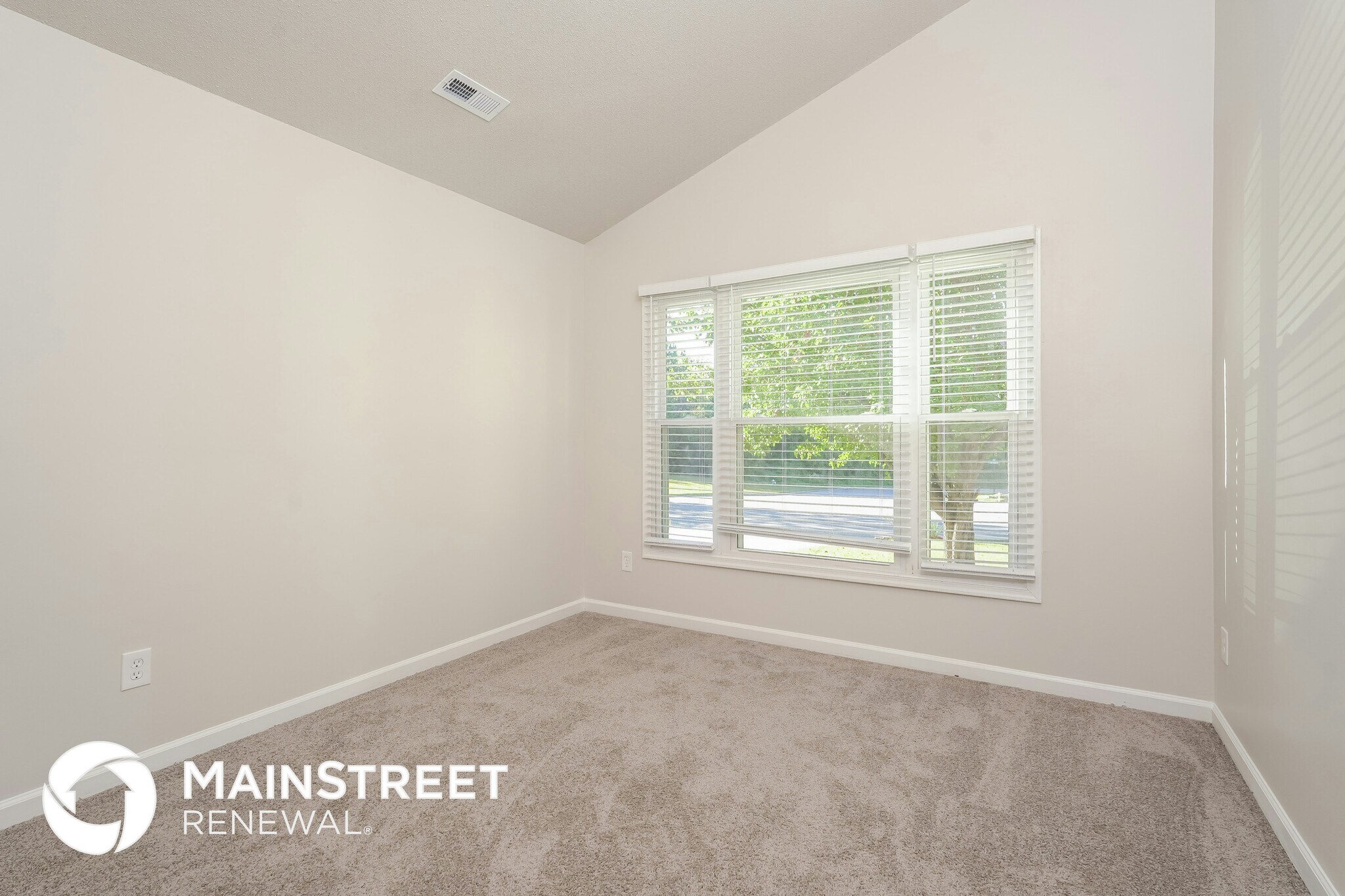Building Photo - 2800 Chillon Ct