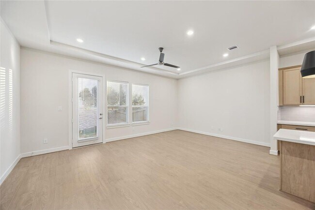 Building Photo - 24403 Colonial Willow Dr