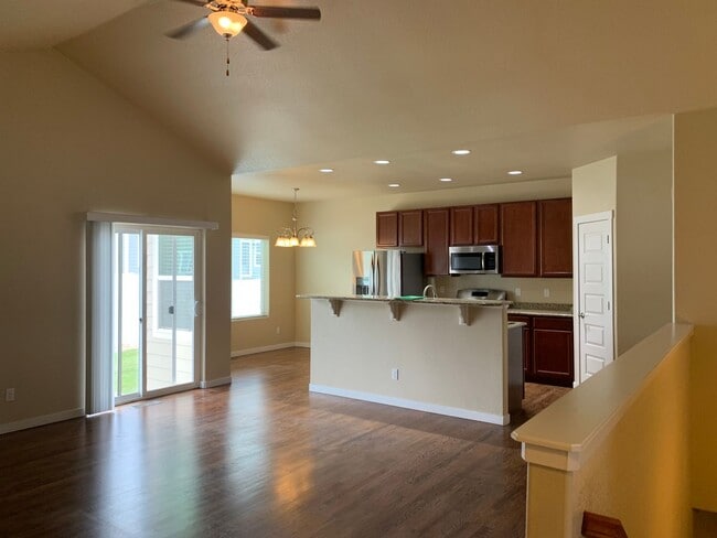 Building Photo - Ranch home with main floor master, 4 bed 3 bath Ranch home in Frederick