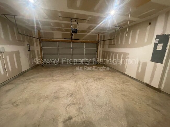 Building Photo - 810 Manitou Cir