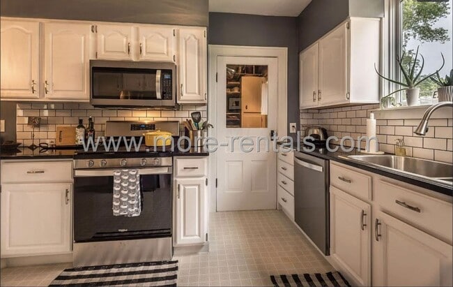 Building Photo - Fully furnished house in Bexley