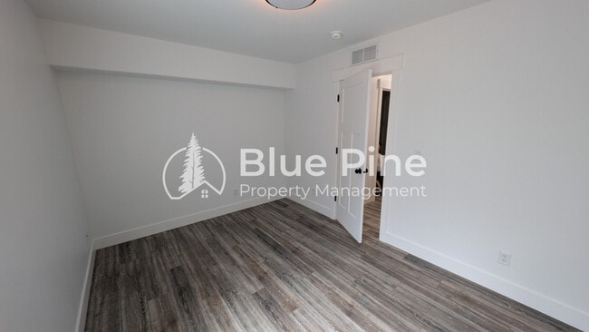 Building Photo - 4232 Athlen Wy