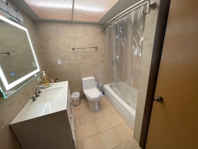 Building Photo - 44 Broadlawn Dr