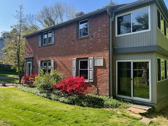 Building Photo - 2820 Cumberland Blvd