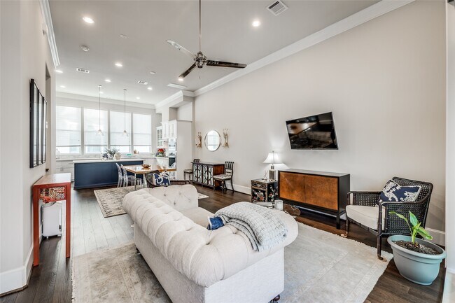 Building Photo - 6056 Kansas St
