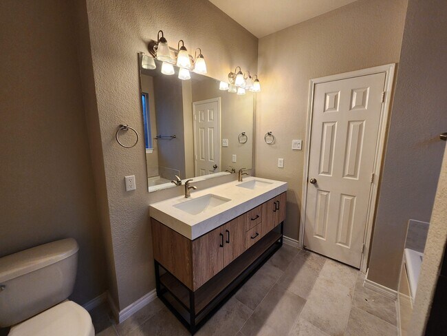 Building Photo - 1416 Cowtown Dr