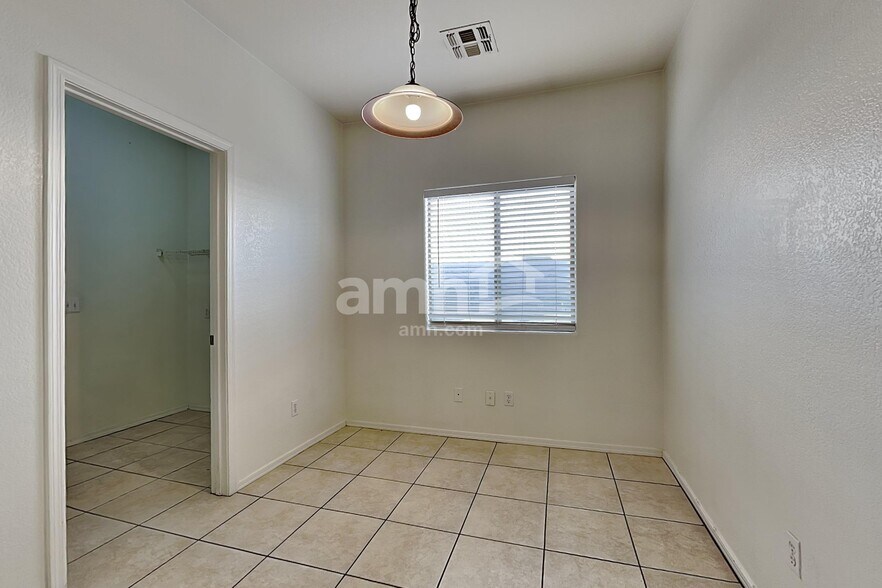 Building Photo - 6513 W Miami St