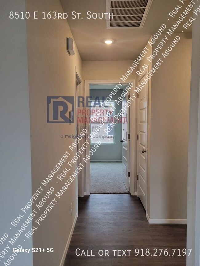 Building Photo - 8510 E 163rd St S