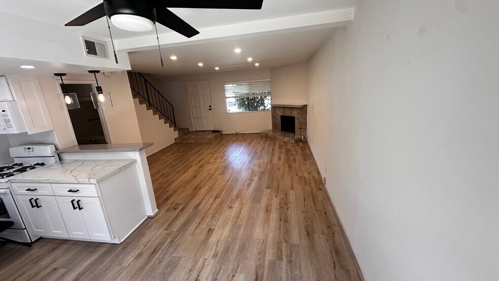 View of dining area, living room - 2424 Santa Ana Ave