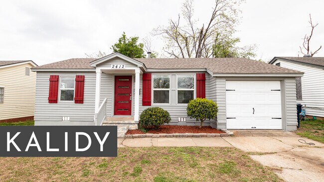 Building Photo - 2412 SW 47th St