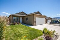 Building Photo - Beautiful 3 bed/2 bath rambler!