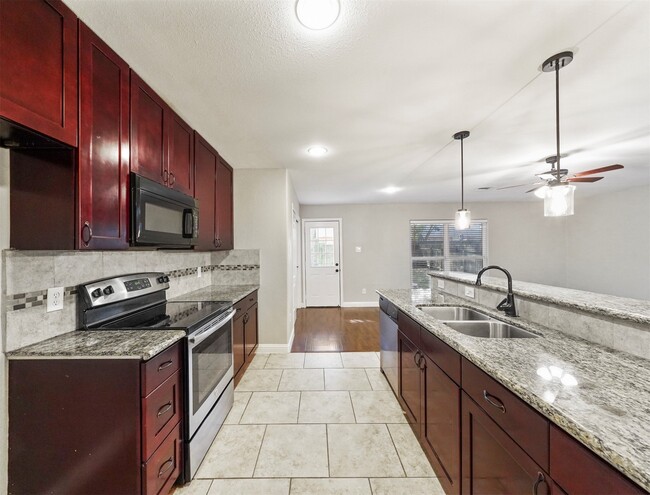 Building Photo - 24307 Broken Bow Ln