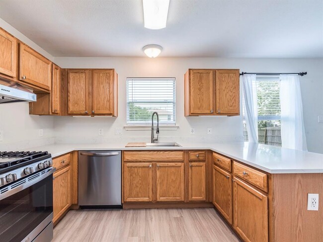 Building Photo - 221 Carriage Way
