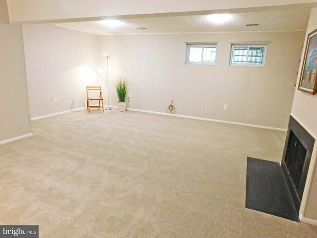 Building Photo - 10315 Cherry View Ct