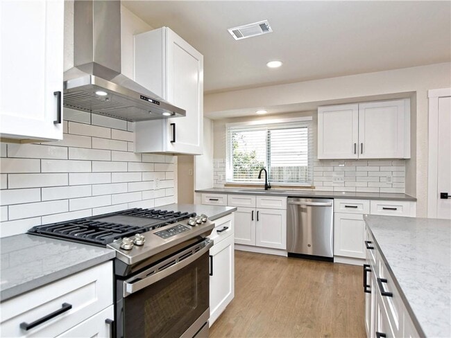 Primary Photo - 11711 Oak Knoll Dr