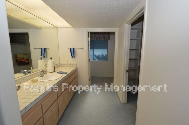 Building Photo - 31 Alviso Dr