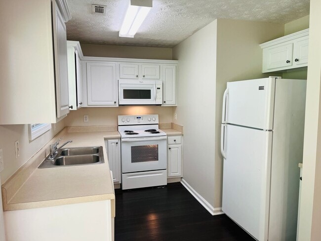 Building Photo - Beautiful 3 bedroom, 2 bathroom home located in Grantville! Must see!