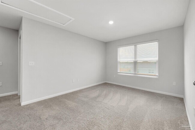 Building Photo - 5280 Peach Dr