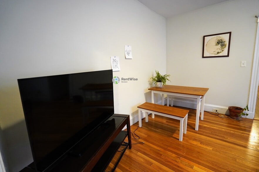 Building Photo - 294 Harvard St