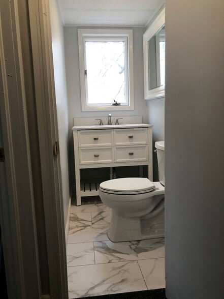 Building Photo - 1225 Stony Point Rd