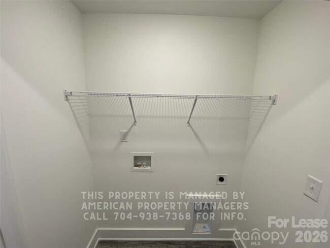 Building Photo - 660 Faith Dr SW