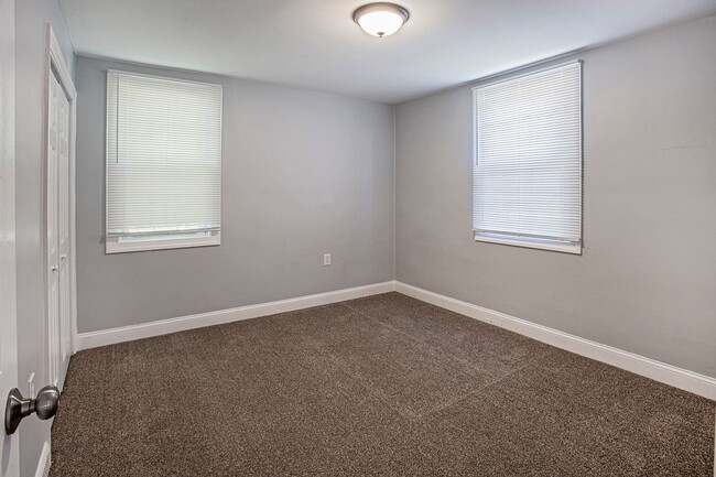 Building Photo - Gwinhurst - Fully updated 4 bedroom, 2 bat...