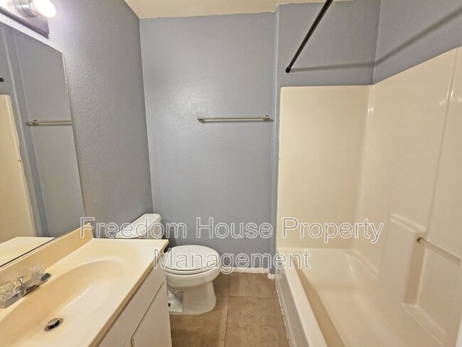 Building Photo - 1444 Star Rd
